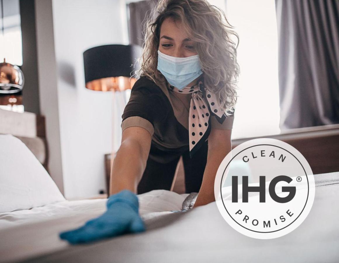 Holiday Inn Express Ahmedabad Prahlad Nagar By Ihg Zewnętrze zdjęcie