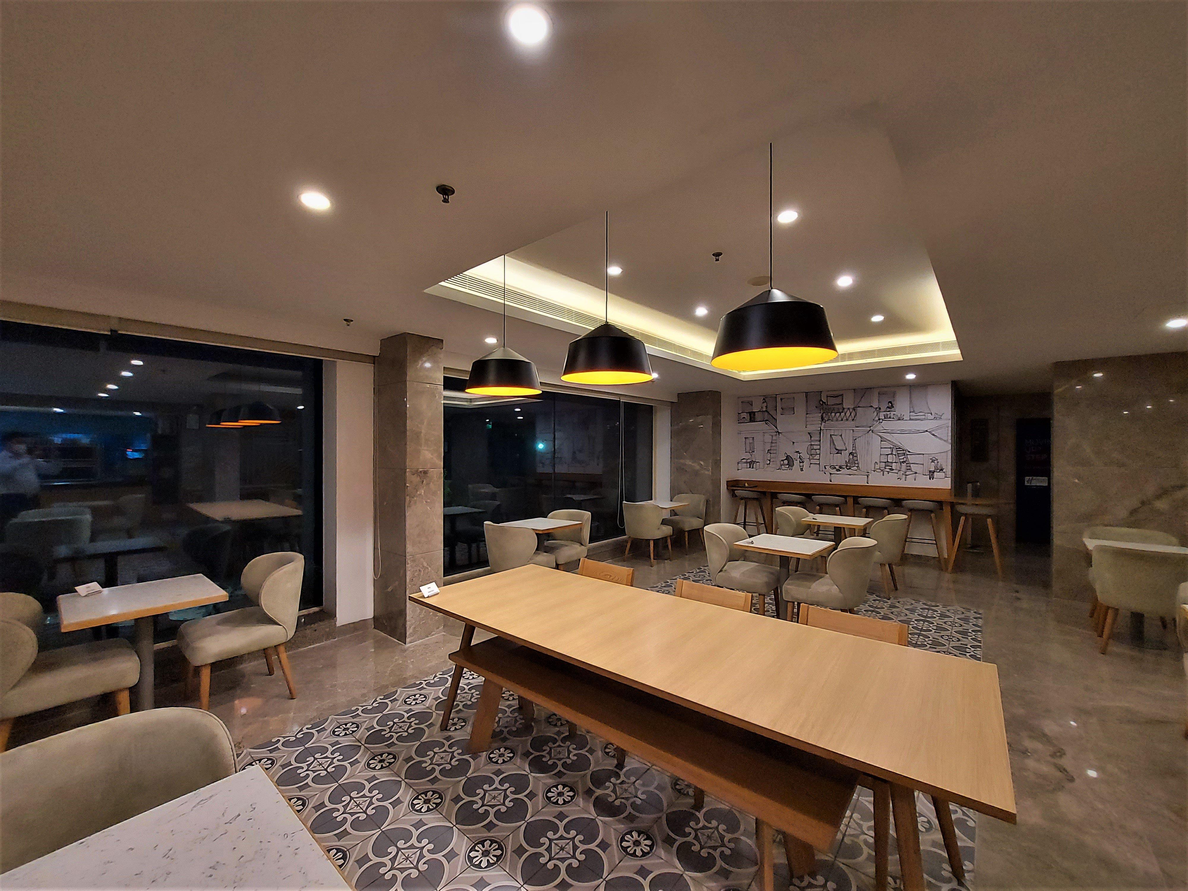 Holiday Inn Express Ahmedabad Prahlad Nagar By Ihg Zewnętrze zdjęcie