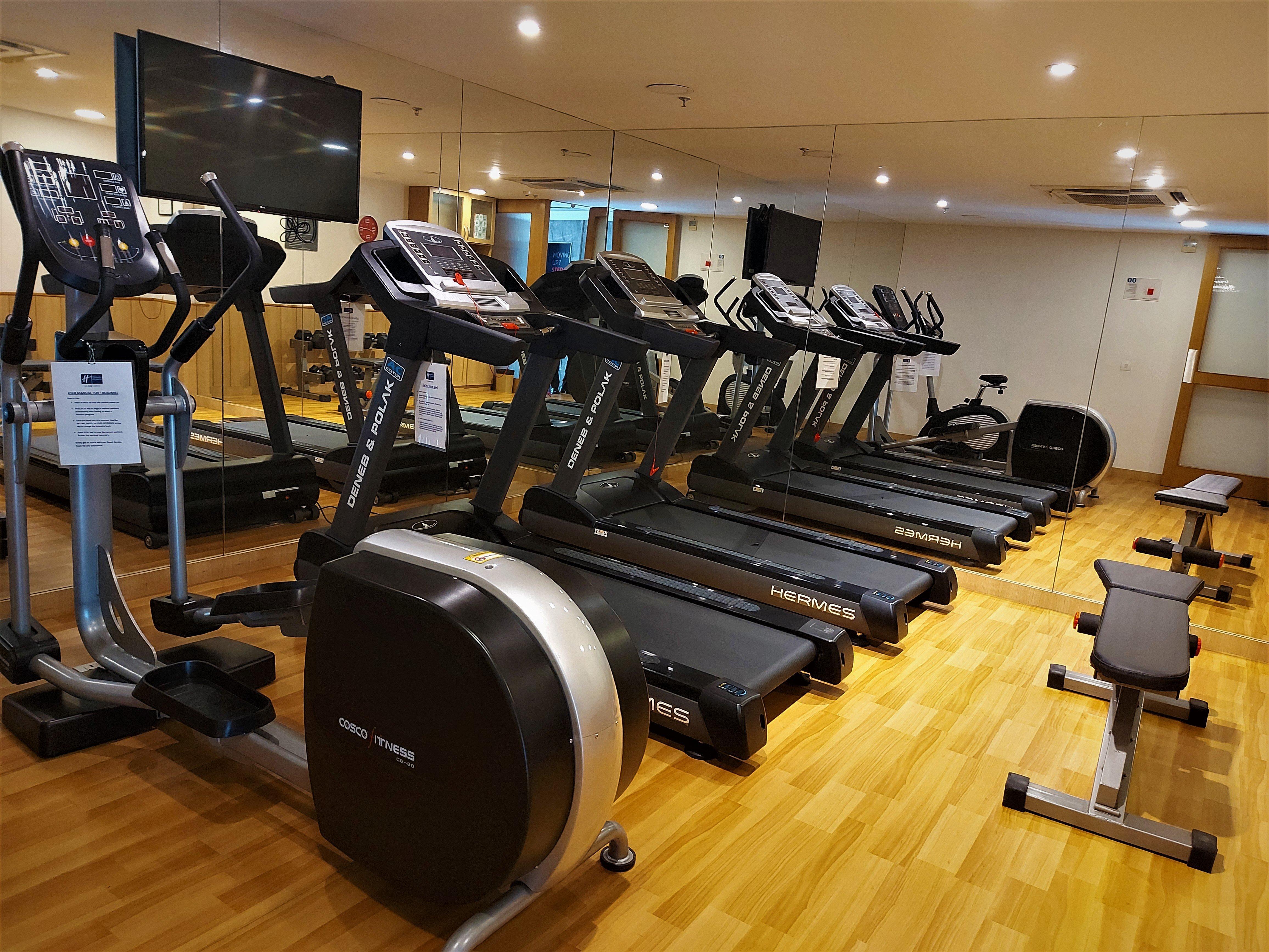 Holiday Inn Express Ahmedabad Prahlad Nagar By Ihg Zewnętrze zdjęcie